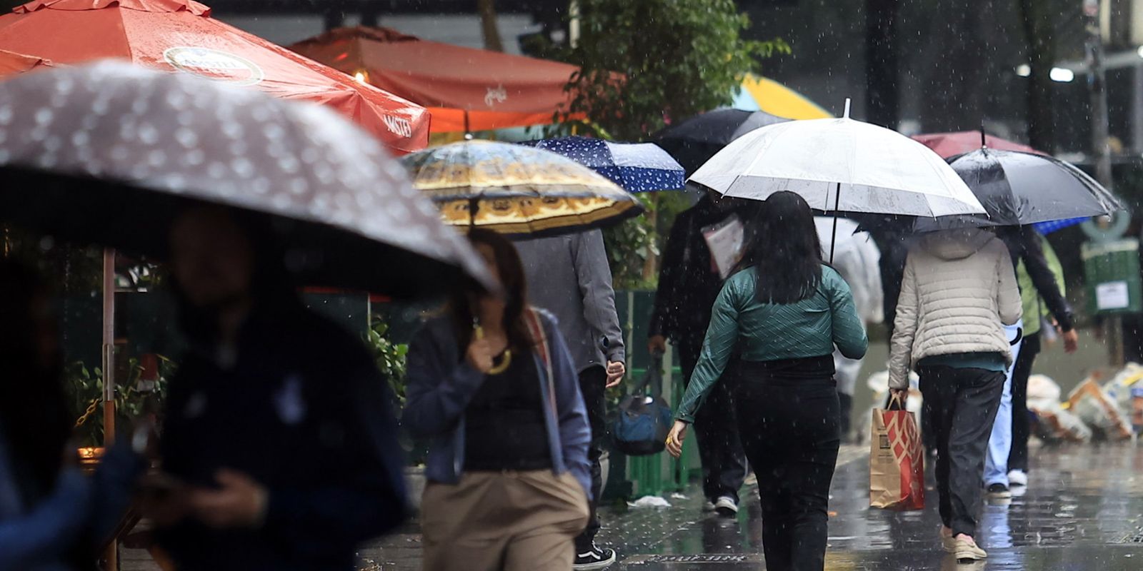 São Paulo terá céu encoberto e garoa entre o fim da tarde e a noite