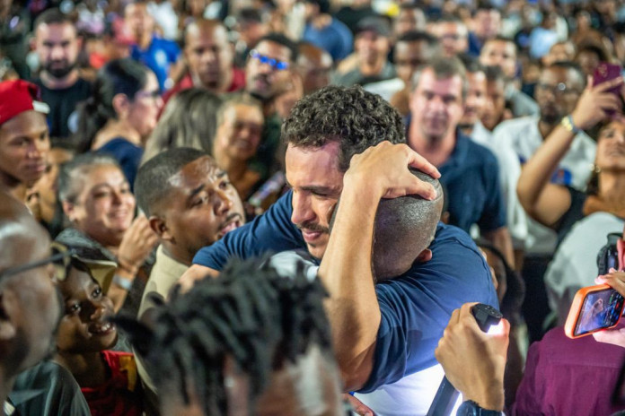 Salvino Oliveira disputa vaga na Câmara com foco em favelas e ensino técnico