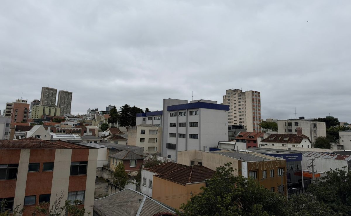 Chuva dá trégua e tempo fica estável em Curitiba neste domingo