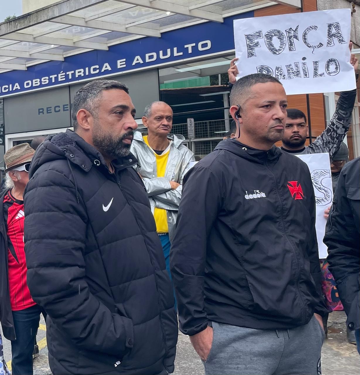 Família acompanha estado grave de motociclista baleado por PM em Niterói