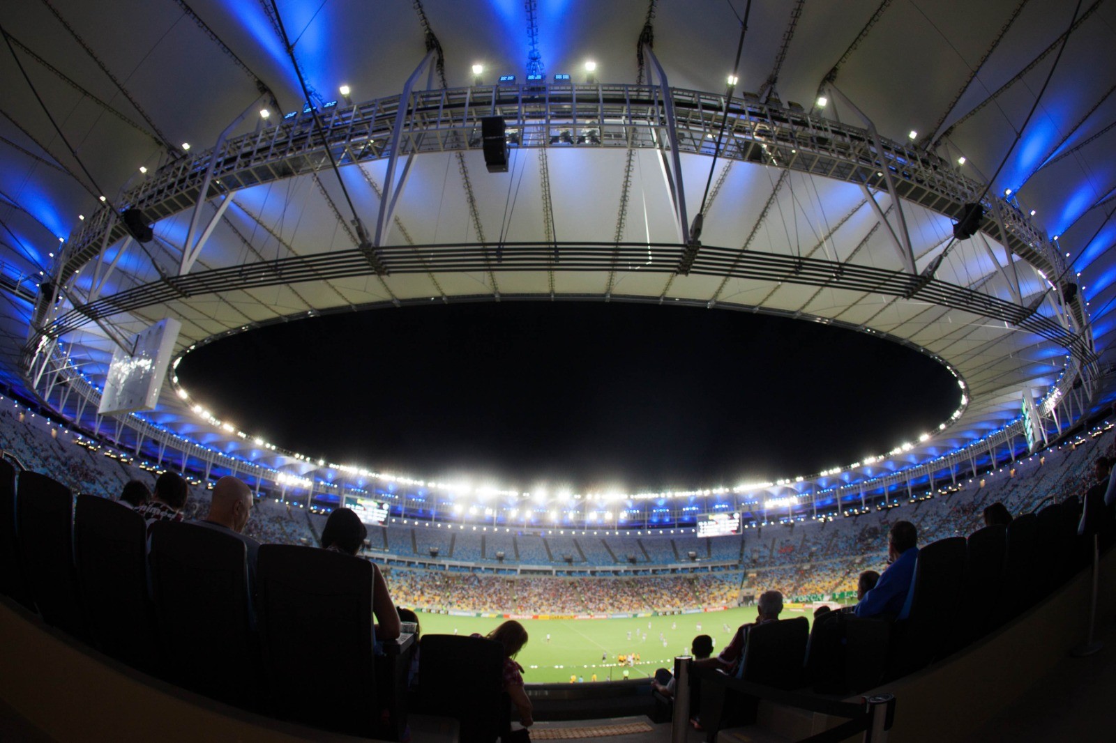 Flamengo e Fluminense enviam justificativas ao MP sobre ingressos do Maracanã