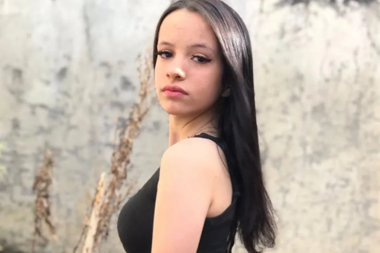 Jovem desaparecida é encontrada enterrada em área de mata em Piraquara