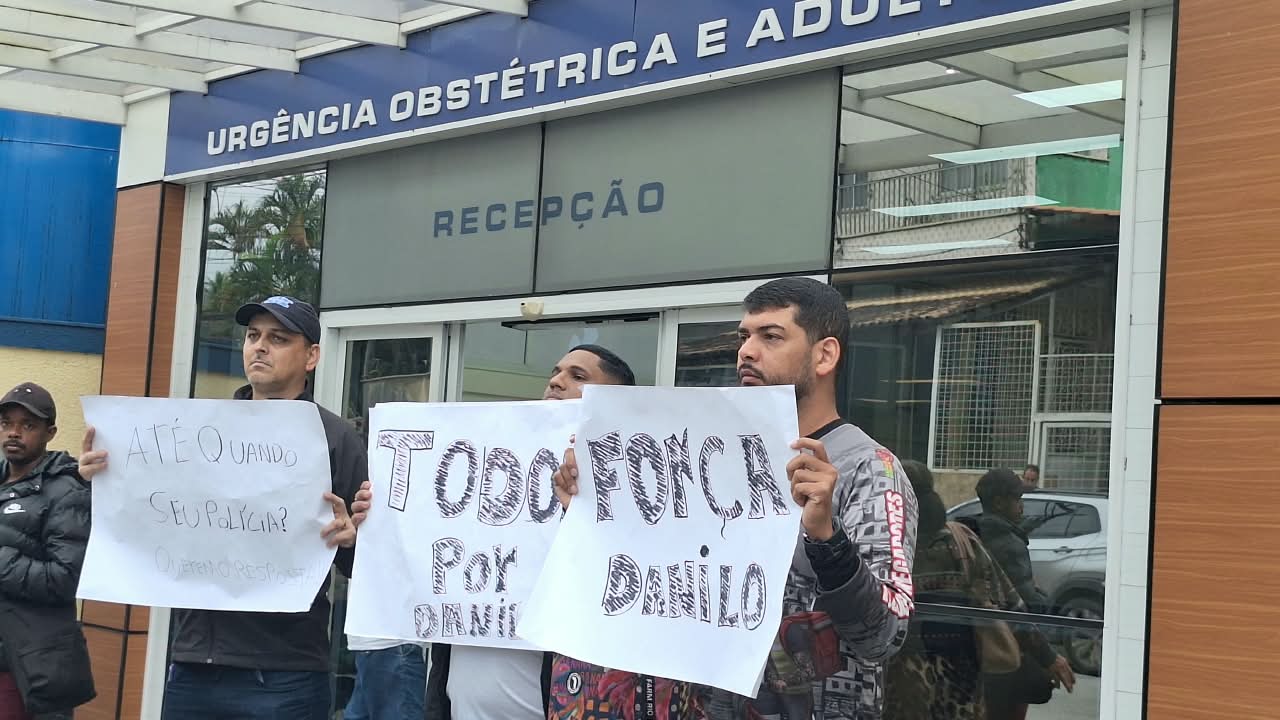 Manifestação reúne familiares e colegas de jovem baleado em Icaraí