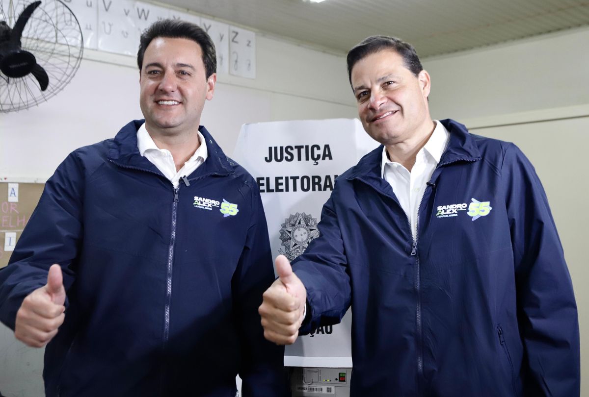 Ratinho Junior vota em Curitiba e destaca participação no processo eleitoral