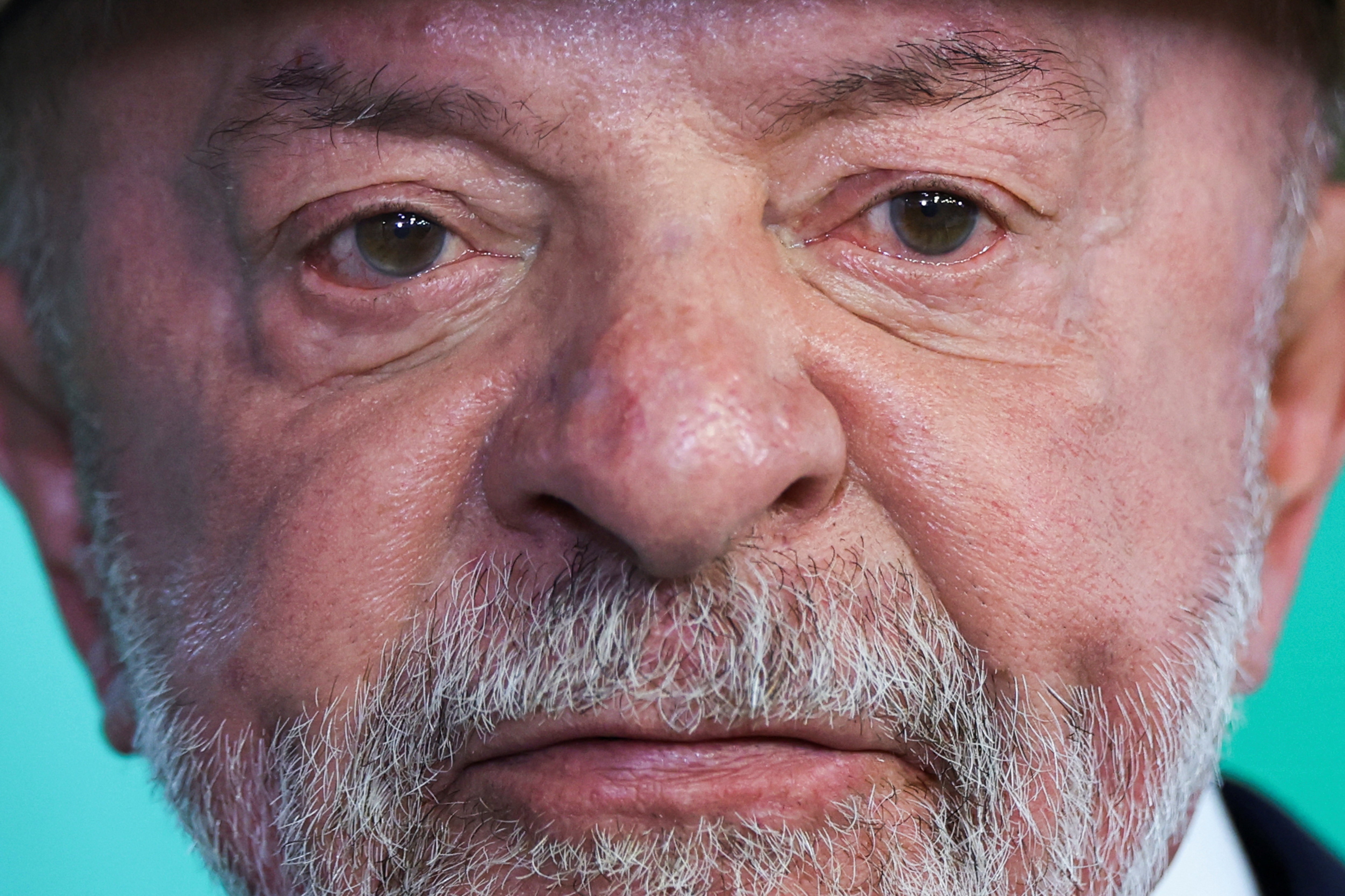 Em Curitiba, Lula diz que ministro do STF não pode ocupar cargo para enriquecer