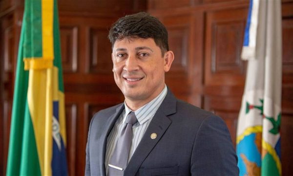 TRE-RJ barra candidatura de Vandro Família e cobra filtro dos partidos