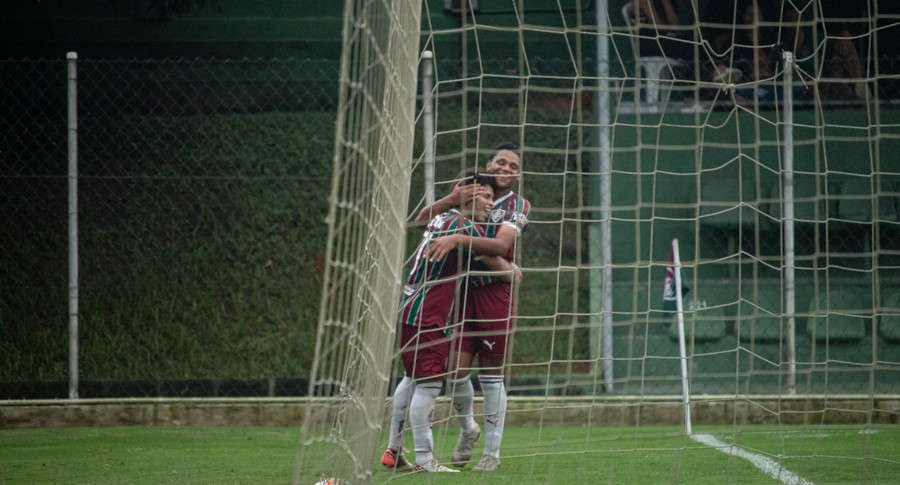 Fluminense goleia o Paraty e mantém 100% no Sub-16