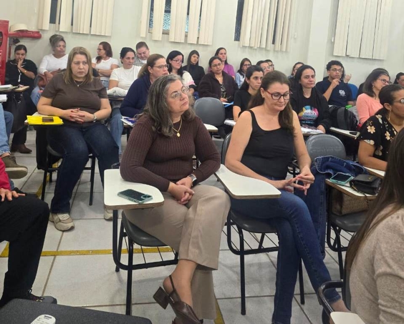 Professores de Marília debatem alfabetização e descritores do Saresp