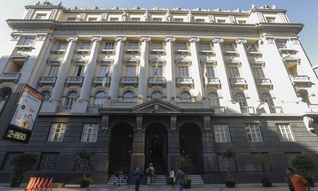 Alerj aprova Medalha Tiradentes para Faculdade de Direito da Uerj