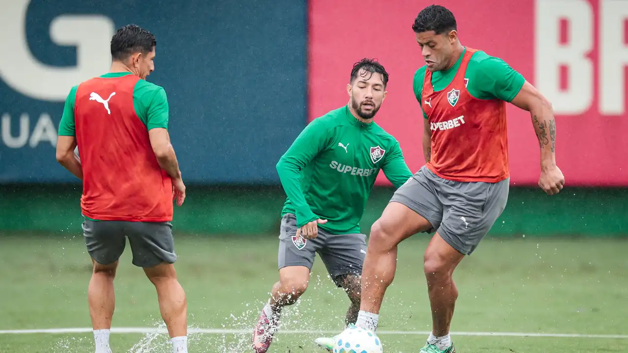 Fluminense aumenta intensidade em treino com bola no CT Carlos Castilho