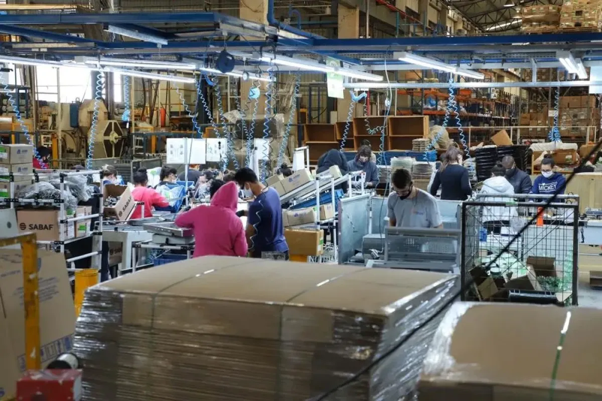 Jacarezinho tem 86 vagas de emprego entre 20,8 mil abertas no Paraná
