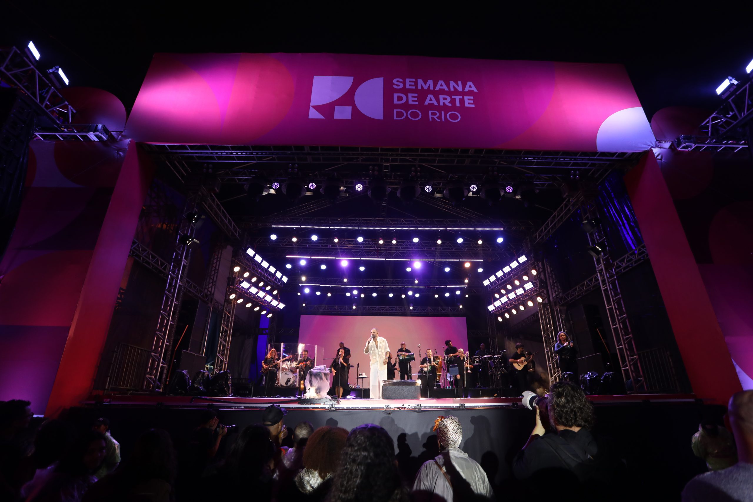 Semana de Arte do Rio começa com show nos Arcos da Lapa