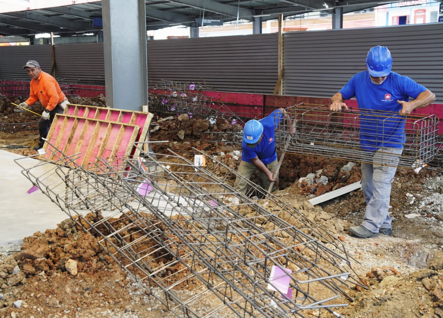 Colombo autoriza obra de plataforma para ônibus biarticulados no Terminal Maracanã