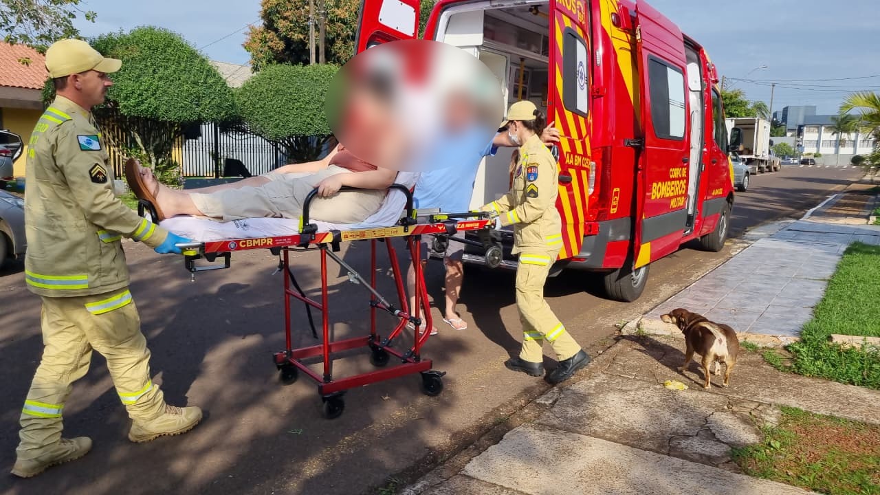 Menina de 11 anos tem luxação no joelho após queda em casa em Cascavel