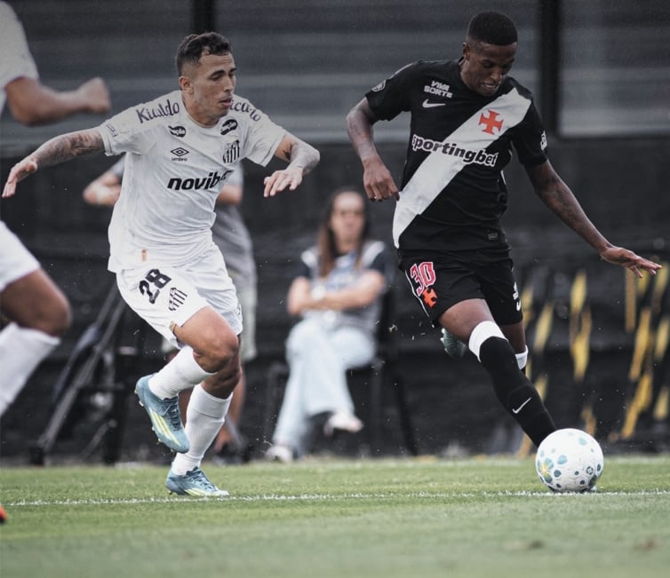 Santos marca três vezes no segundo tempo e vence o Vasco em São Januário