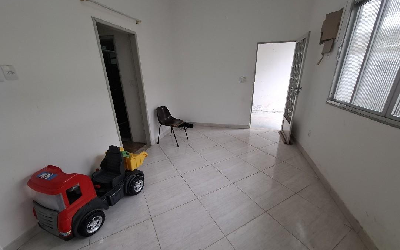 Casa triplex de 140 m² e três quartos é anunciada na Taquara