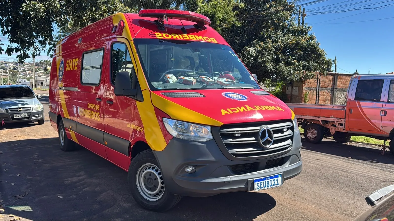 Idoso fica ferido após cair de telhado durante reparo no Bairro Floresta