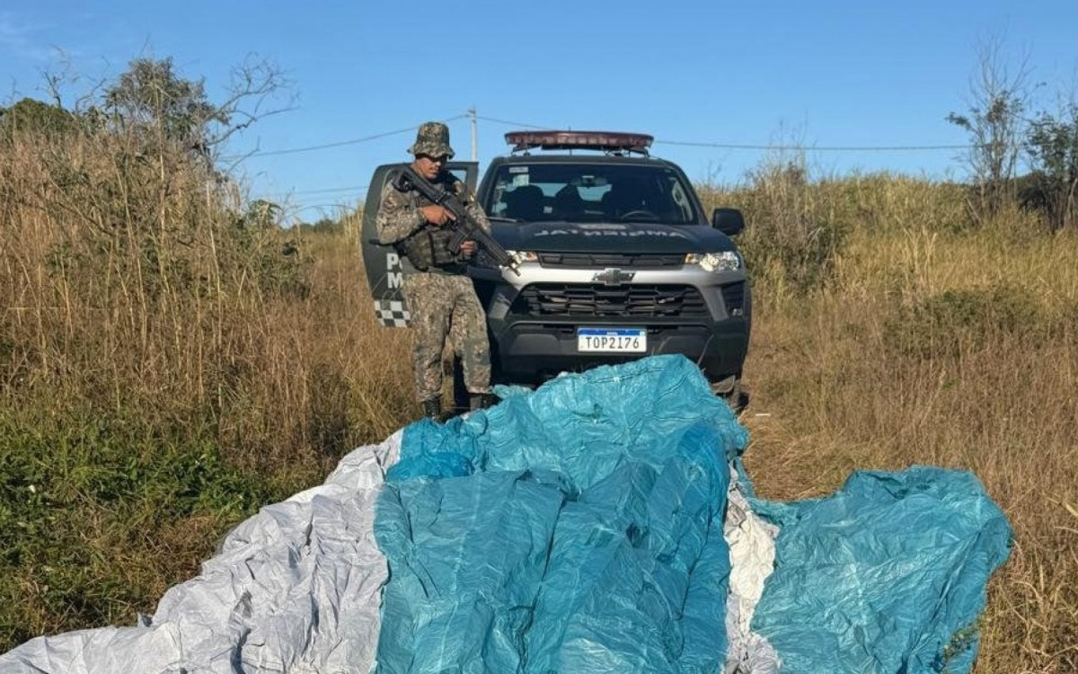 Balão de 12 metros é apreendido em área de mata no Engenho do Mato