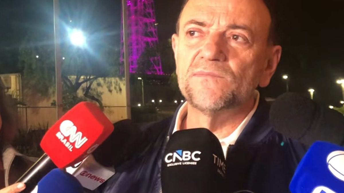 Edinho Silva critica Flávio Bolsonaro por condecoração a Adriano da Nóbrega