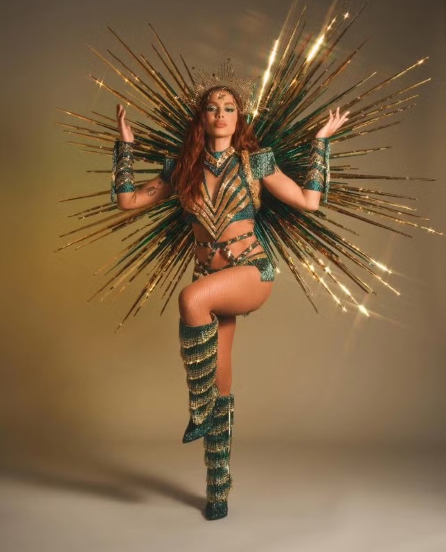 Anitta será anunciada como nova rainha de bateria da Grande Rio