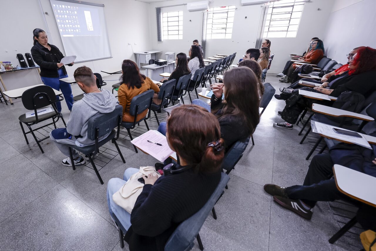 Araucária dá posse a 32 servidores para a área da Saúde