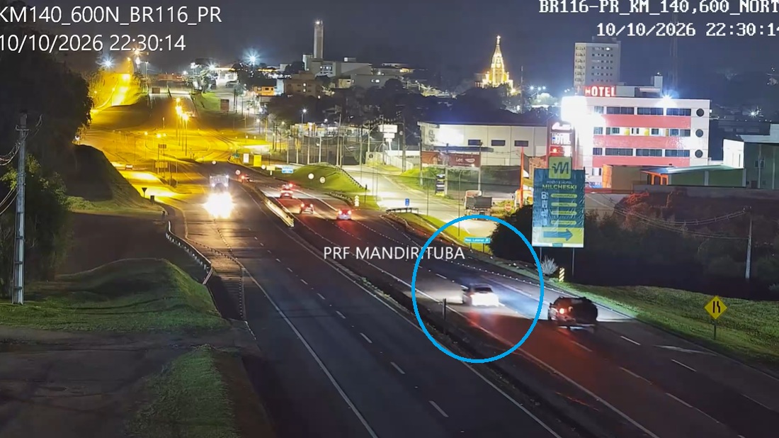 Vídeo mostra colisão entre carros e incêndio com morte na BR-116, em Mandirituba