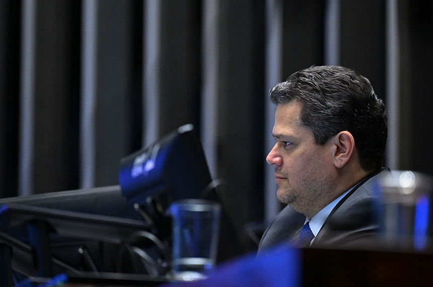 Davi Alcolumbre defende serenidade no debate político no Senado