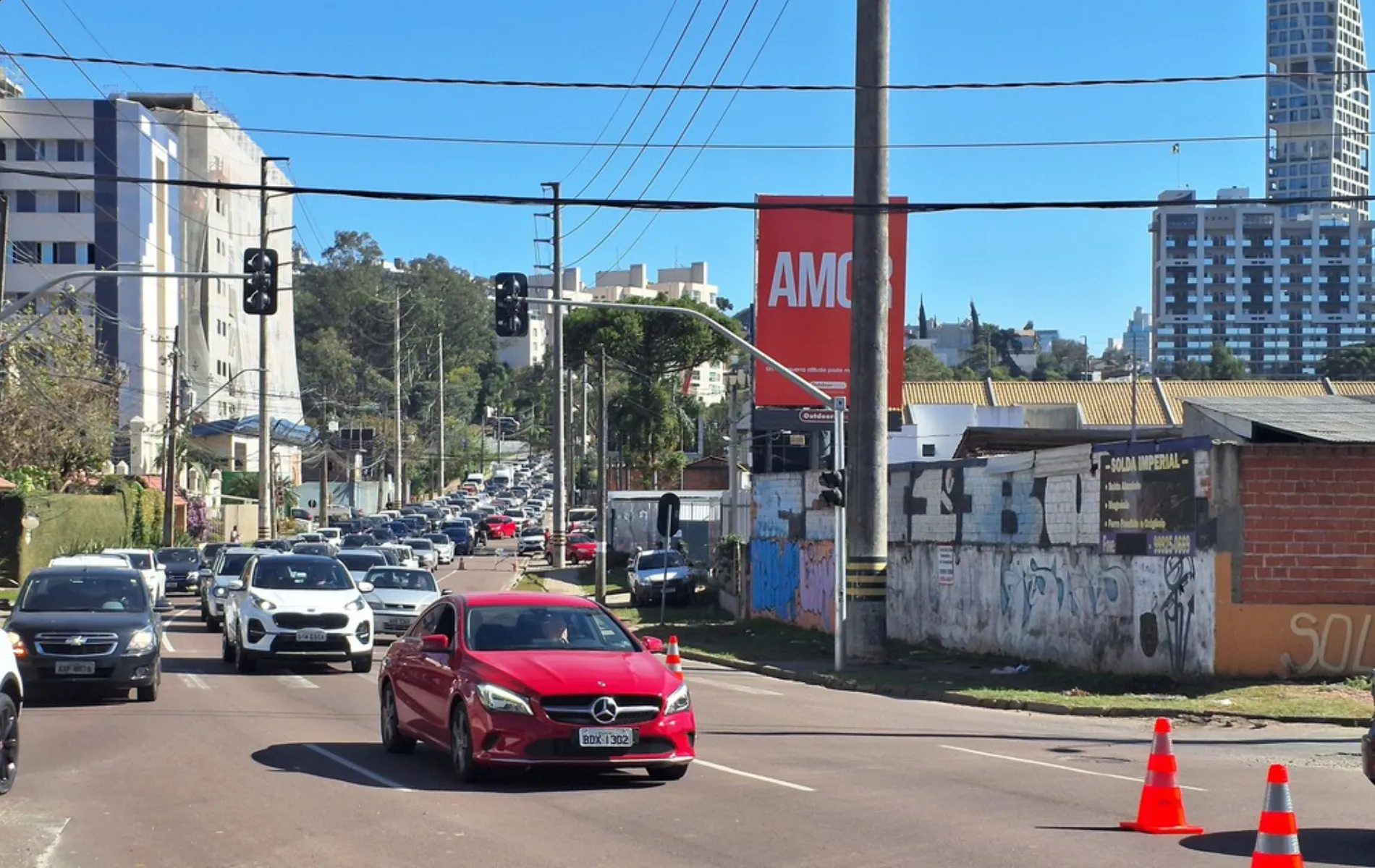 Novo bloqueio altera trânsito no Campina do Siqueira nesta segunda-feira