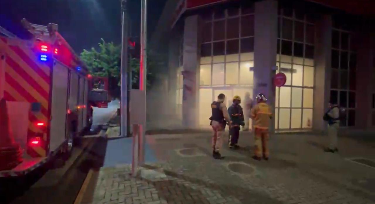 Fumaça mobiliza Bombeiros em agência bancária no Centro de Cascavel