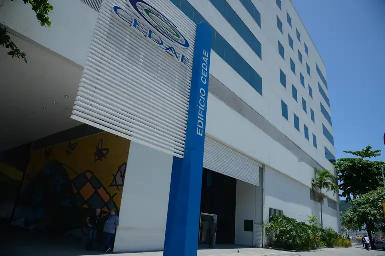 PGE-RJ tem 287 procuradores com vantagens acima do teto em junho
