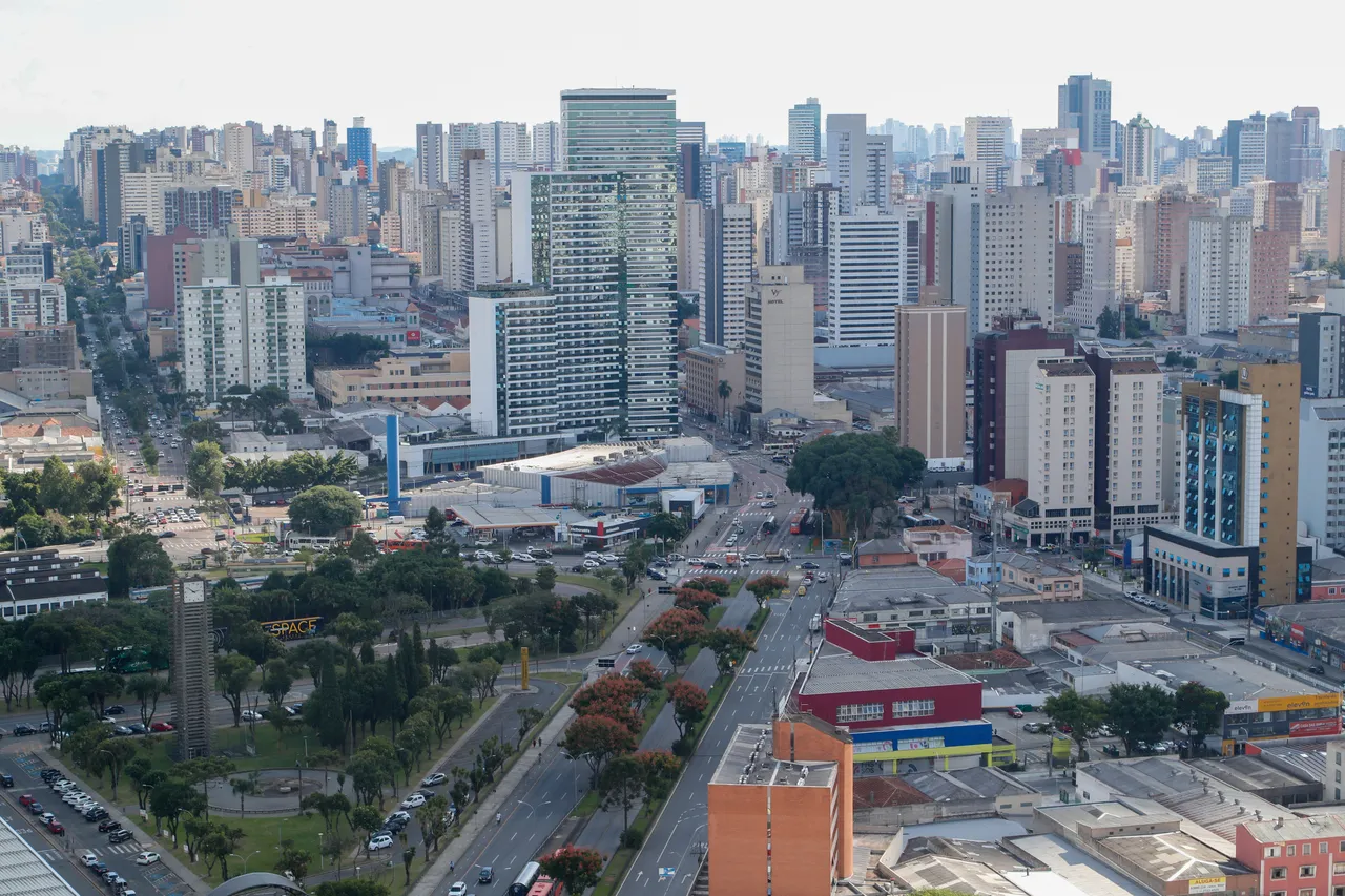 Curitiba tem novo sentido duplo e bloqueios nesta quarta-feira (23)