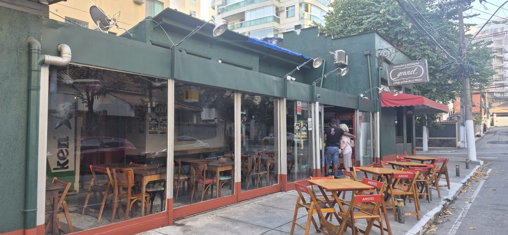 Armazém Granel celebra 15 anos como bar de bairro em Santa Rosa