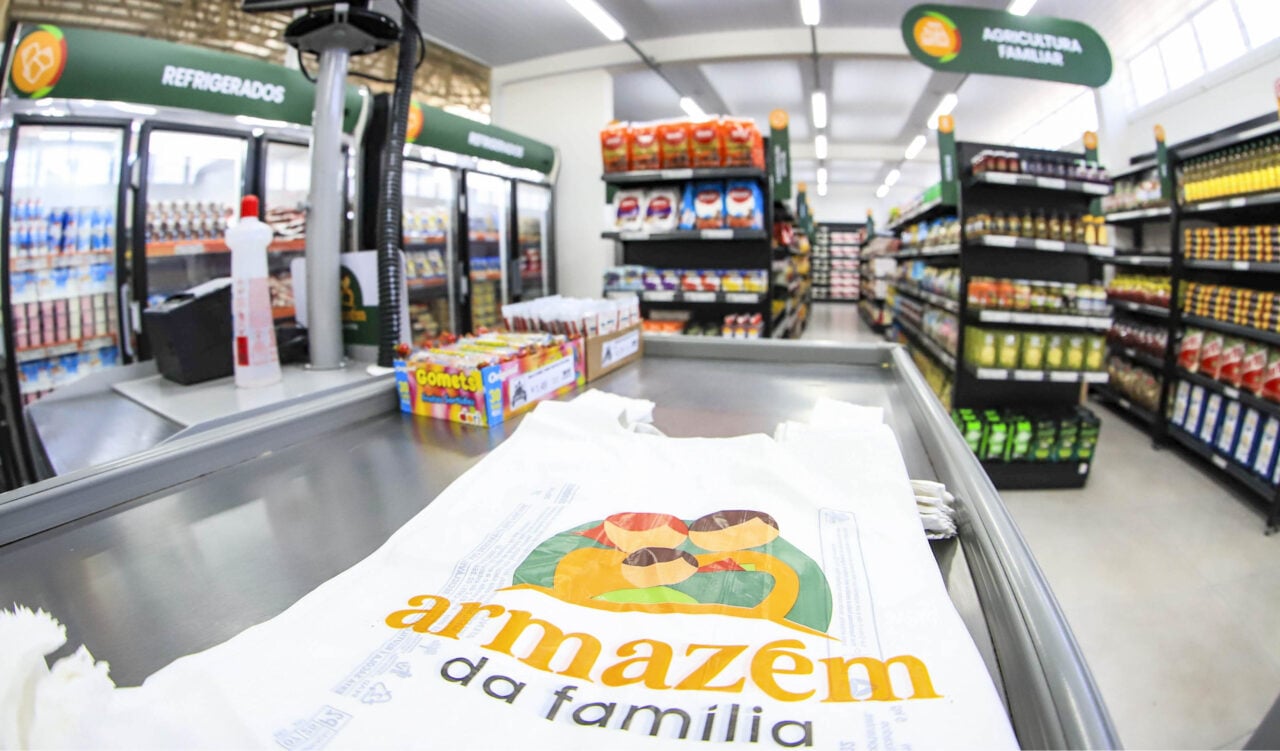Armazéns da Família têm ofertas de alimentos e produtos de limpeza em Curitiba