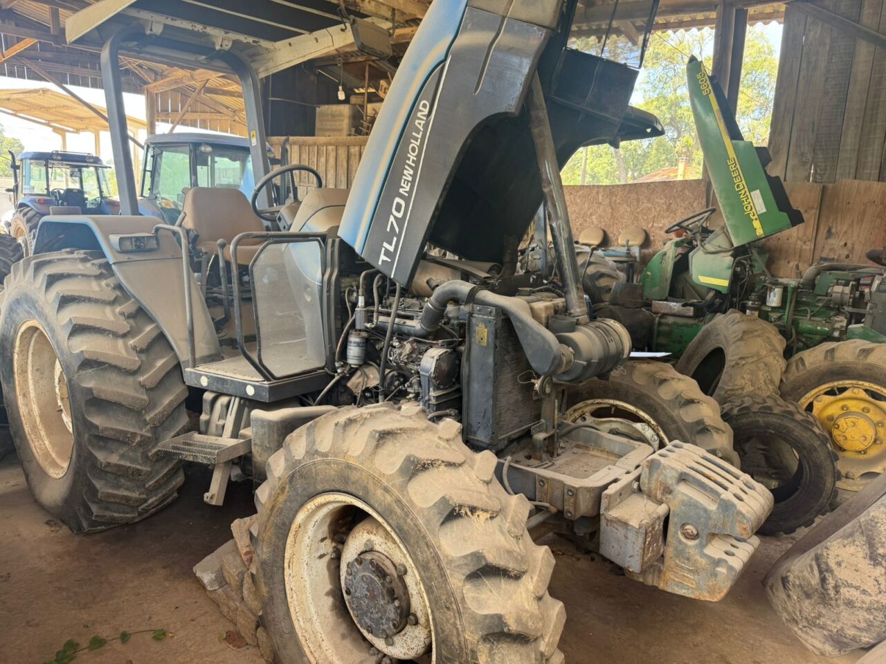 Leilão em Colombo reúne 37 lotes com lances a partir de R$ 500