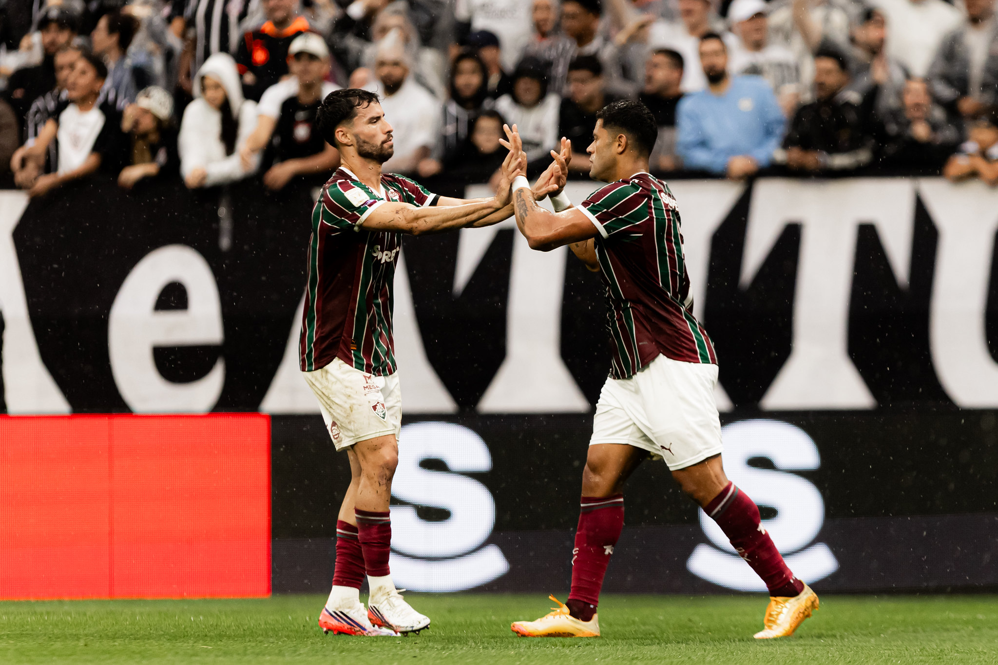 Martinelli dá assistência e se destaca em vitória do Fluminense sobre o Corinthians