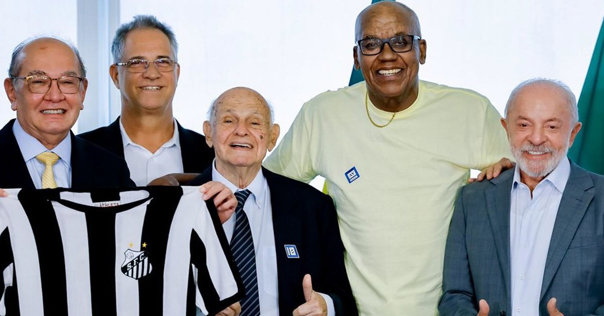 Lula participa de cessão de terreno do CT Rei Pelé ao Santos