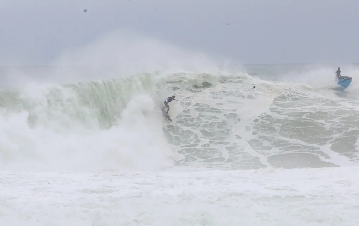 Itacoatiara Big Wave 2026 coroa duplas vencedoras em Niterói