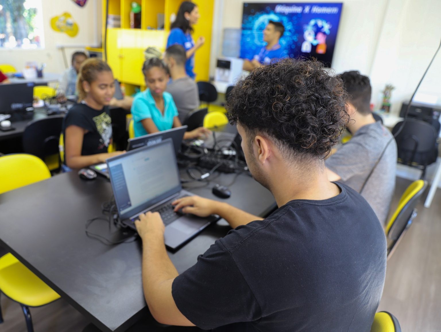 Rio abre 3.500 vagas gratuitas em cursos de tecnologia, audiovisual e inglês