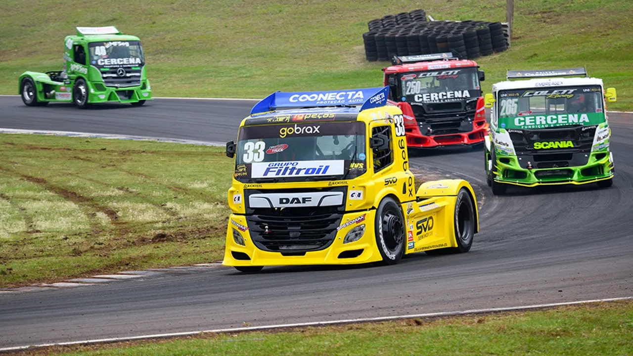 Joãozinho Santa Helena vence etapa da Fórmula Truck em Cascavel