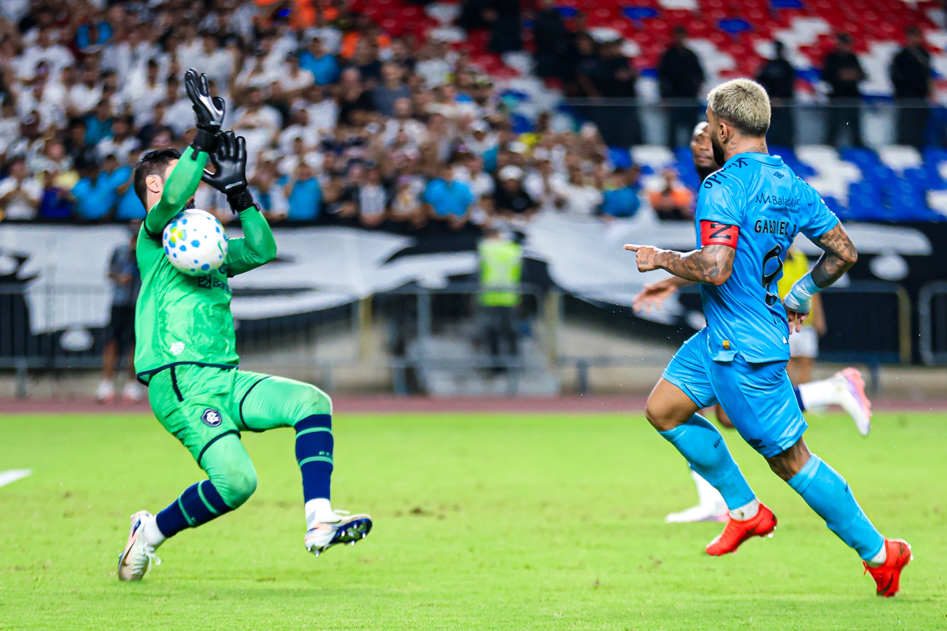 Gabriel decide, e Santos vence o Remo por 2 a 1 no Brasileirão