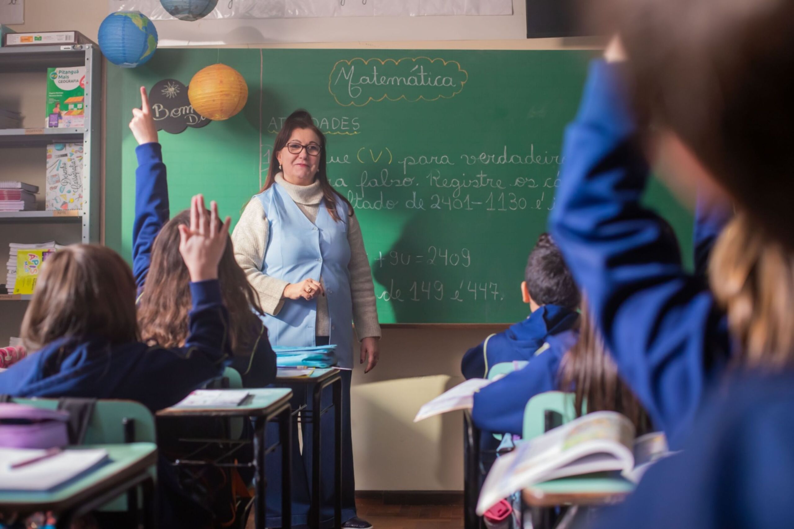 Curitiba abre seleção para 1.443 professores temporários