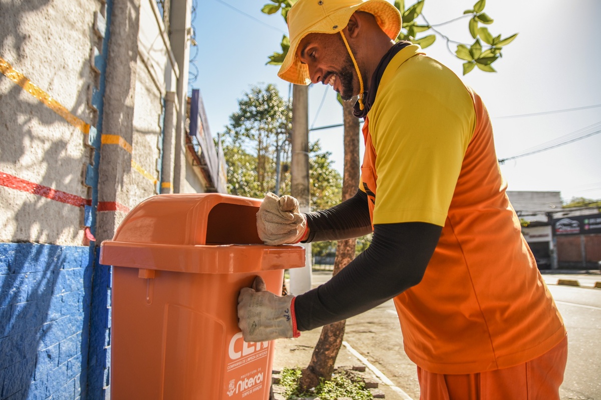 Niterói prevê instalar 3 mil novas papeleiras até o fim do ano