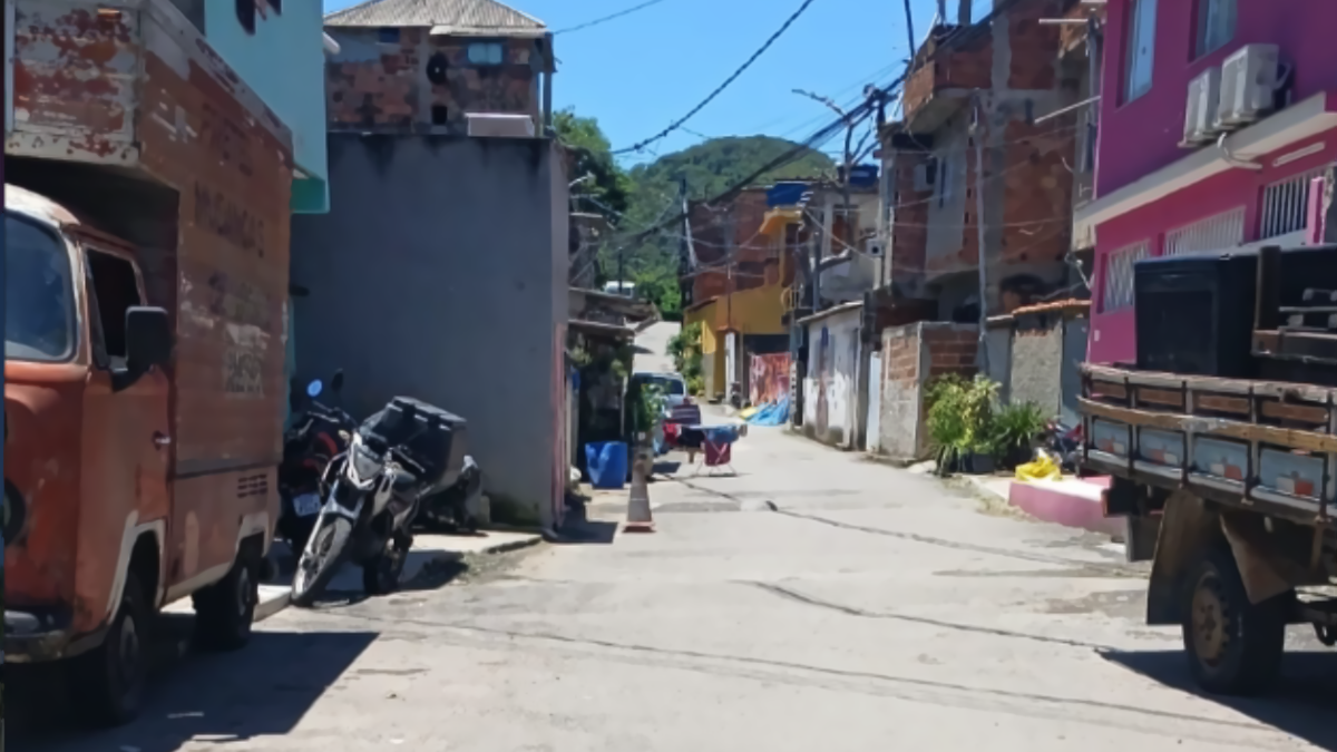 Dupla é detida com 2 mil unidades de drogas em Piratininga