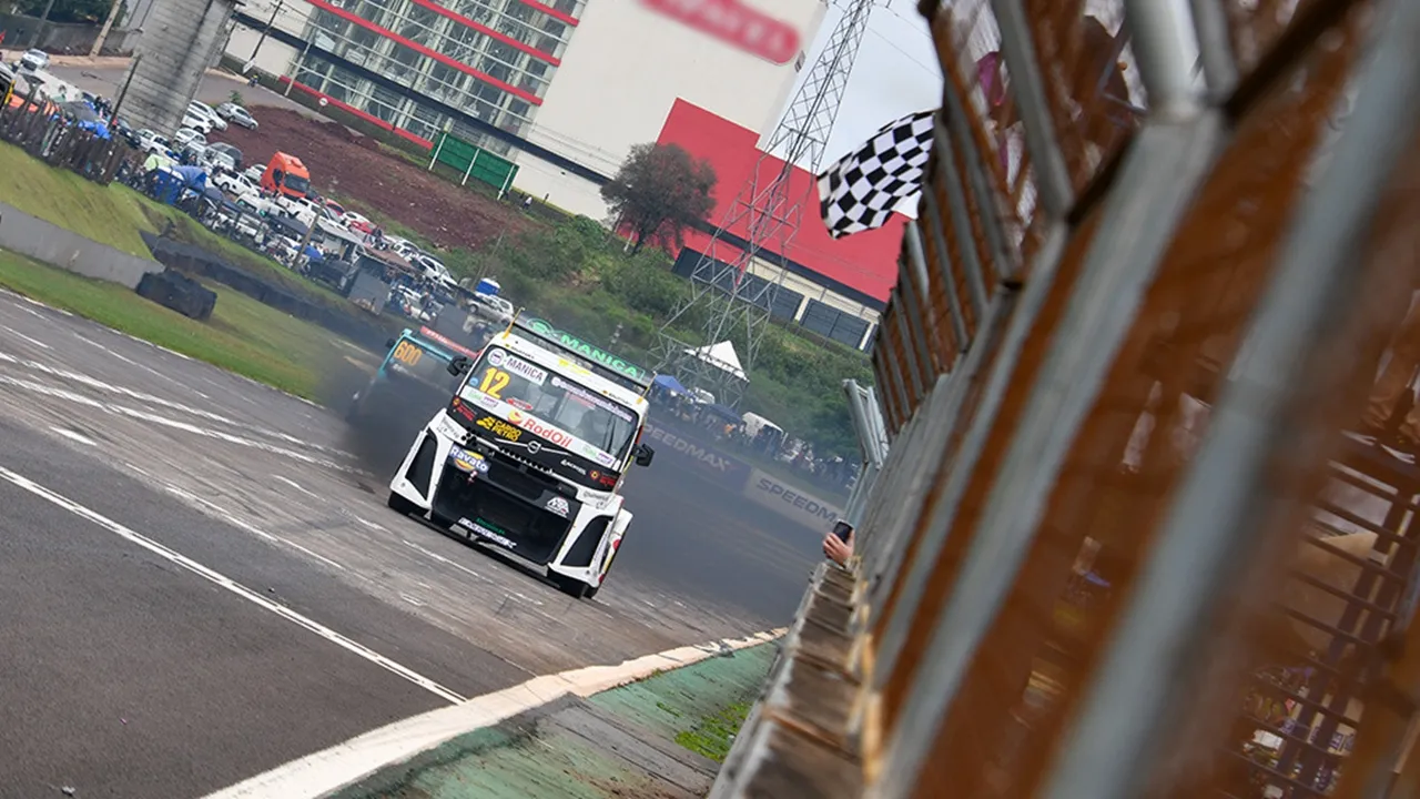 Murilo Mânica vence em Cascavel e Sérgio Colett assume liderança da F-Truck