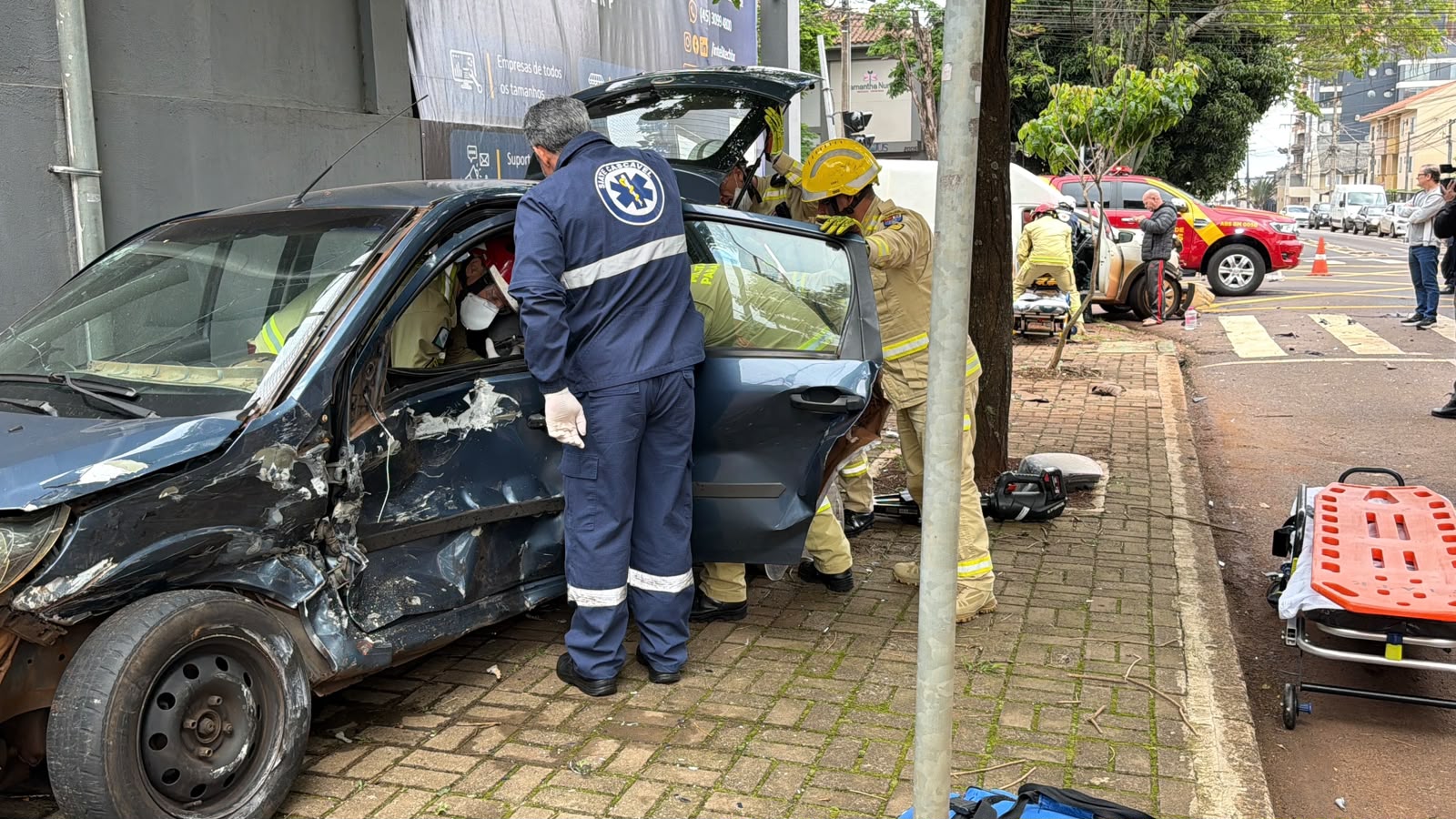 Acidente deixa dois feridos no Bairro Coqueiral, em Cascavel