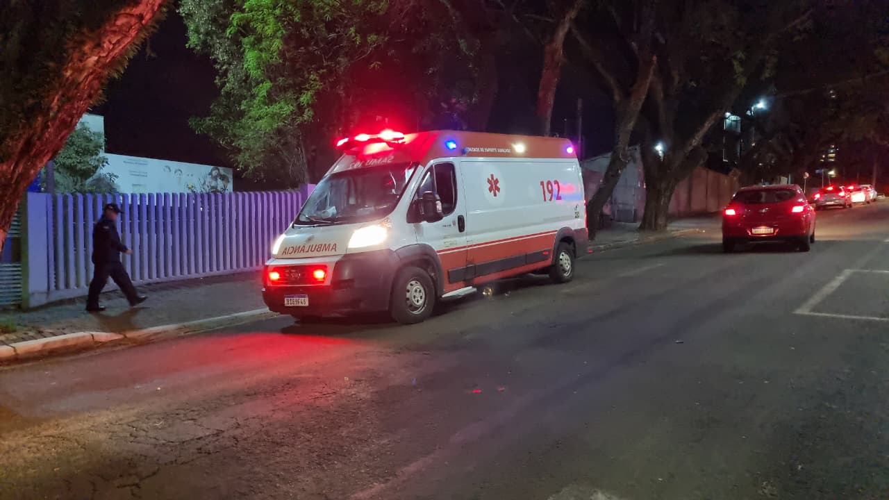 Mulher é socorrida após contato com argamassa nos olhos em Cascavel