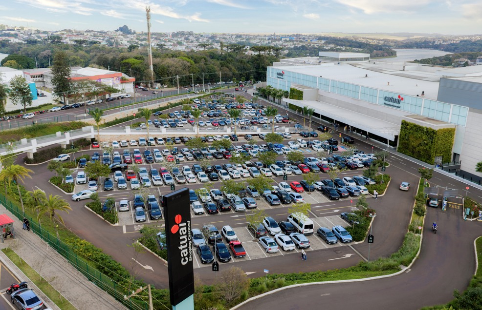 Catuaí Cascavel troca eletroeletrônicos por mudas de jabuticaba
