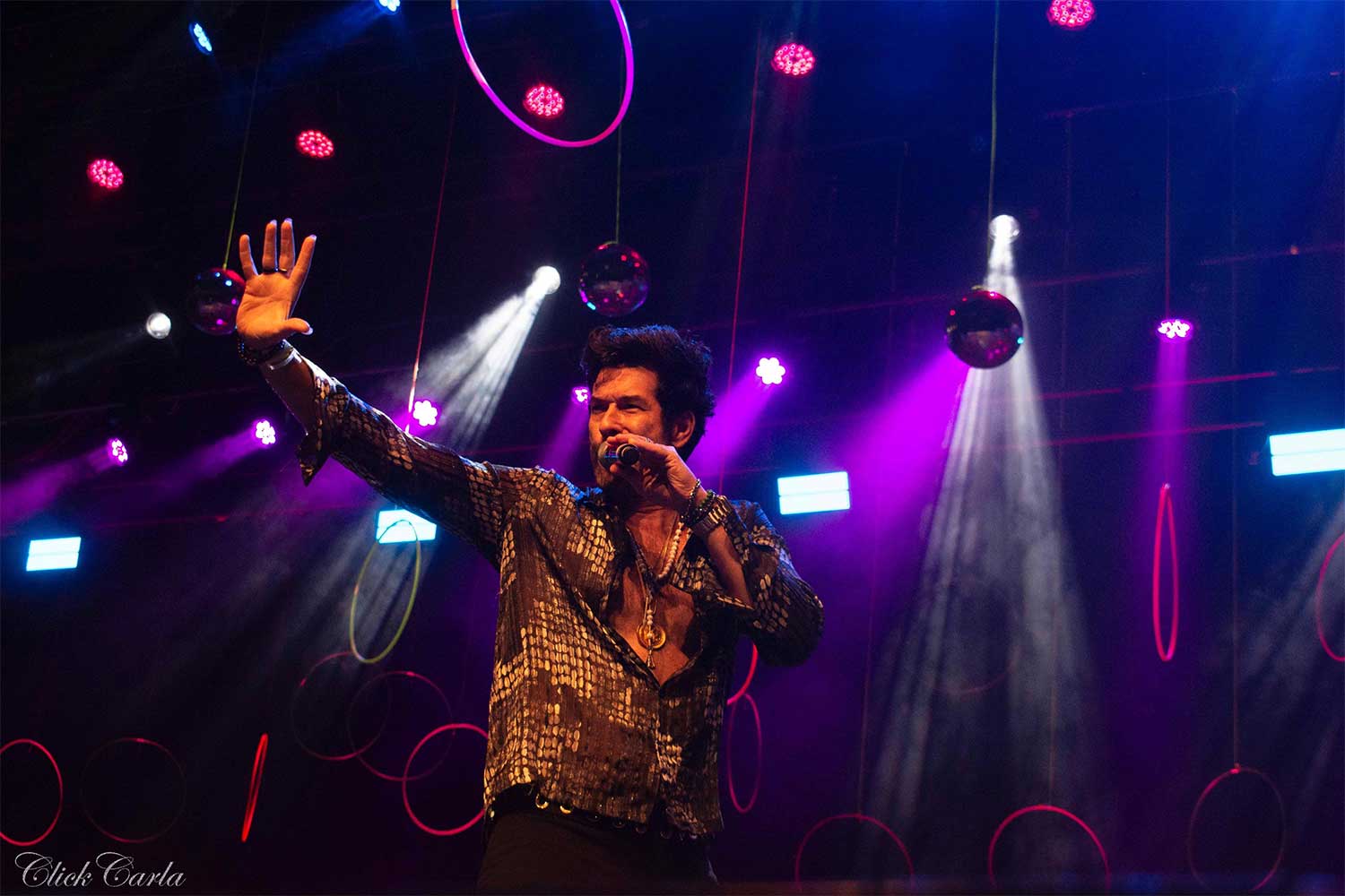 Daniel Del Sarto apresenta espetáculo sobre os anos 80 em Niterói