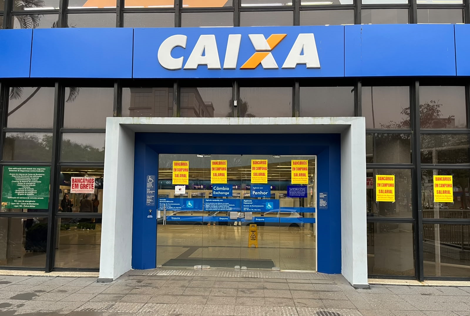 Greve fecha agências da Caixa e do BB em Cascavel nesta quinta-feira