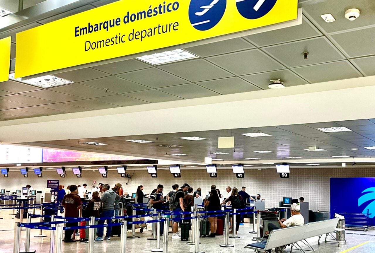 ASUR conclui compra e assume operações de aeroportos no Paraná
